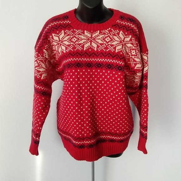 VINTAGE||💯%Wool || Crew Neck Sweater - Picture 9 of 12